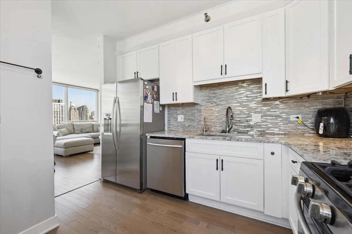 33 W Ontario Street 37A IL