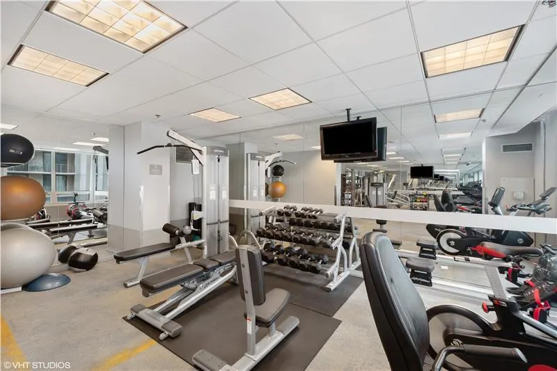 33 W Ontario Street 37A IL