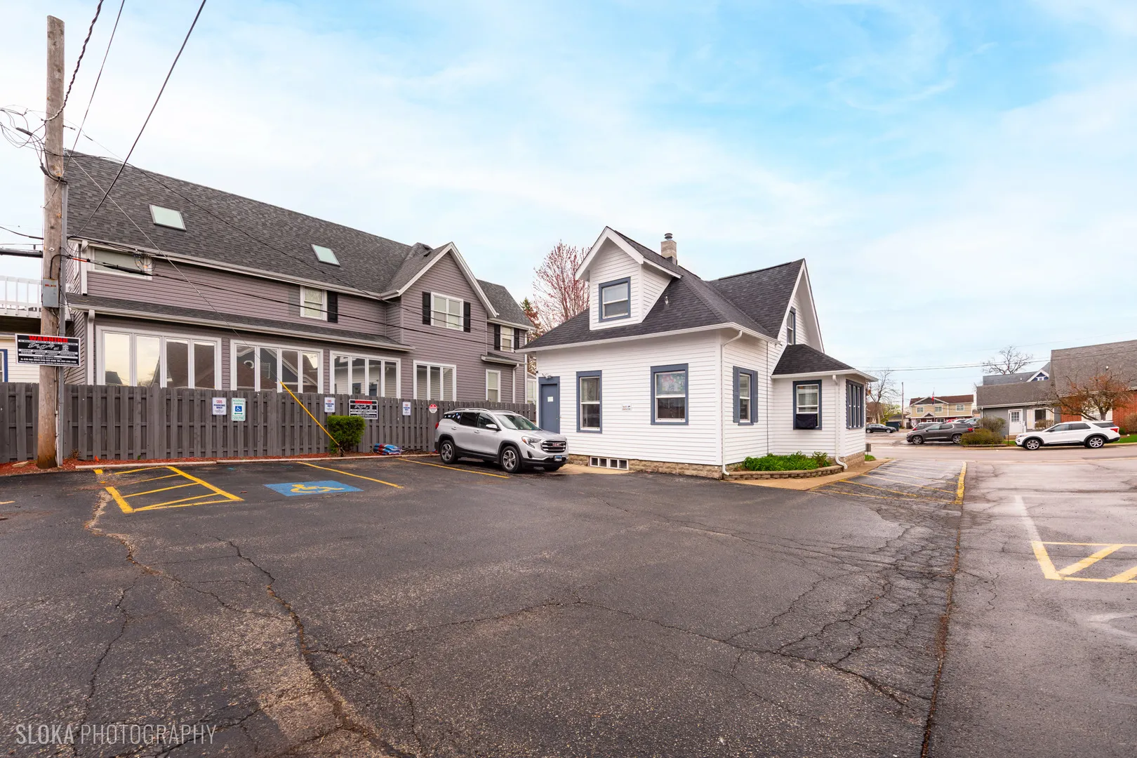 1305 Court Street IL