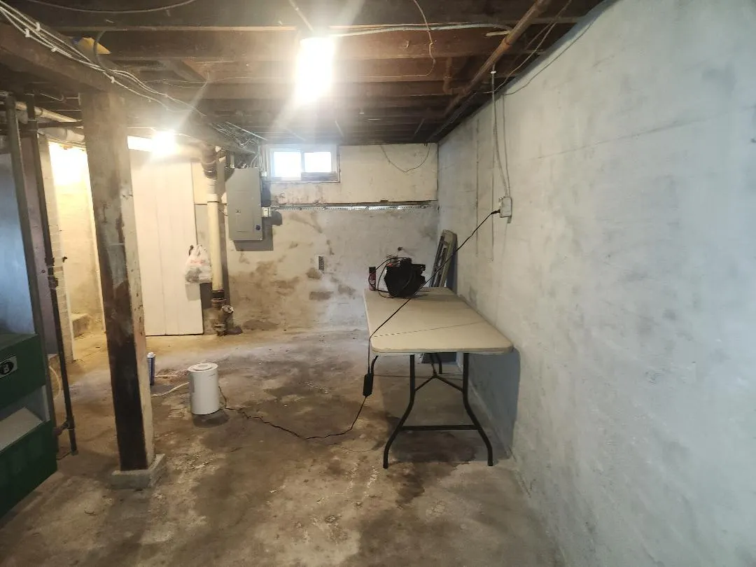 1305 Court Street IL