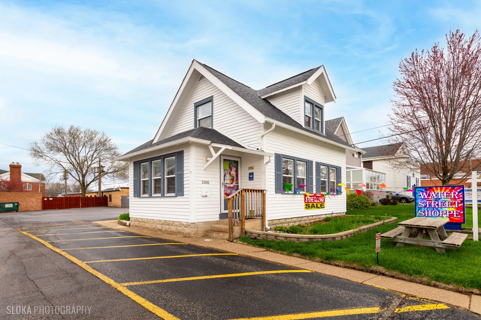 1305 Court Street IL