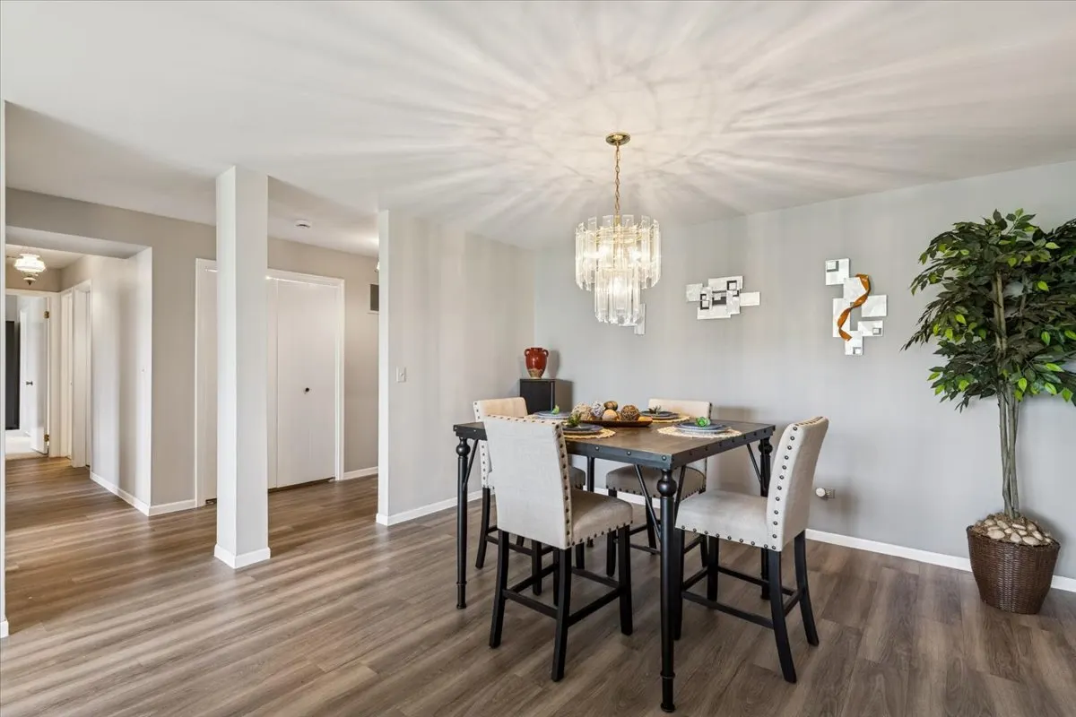 8100 W Foster Lane 410 IL