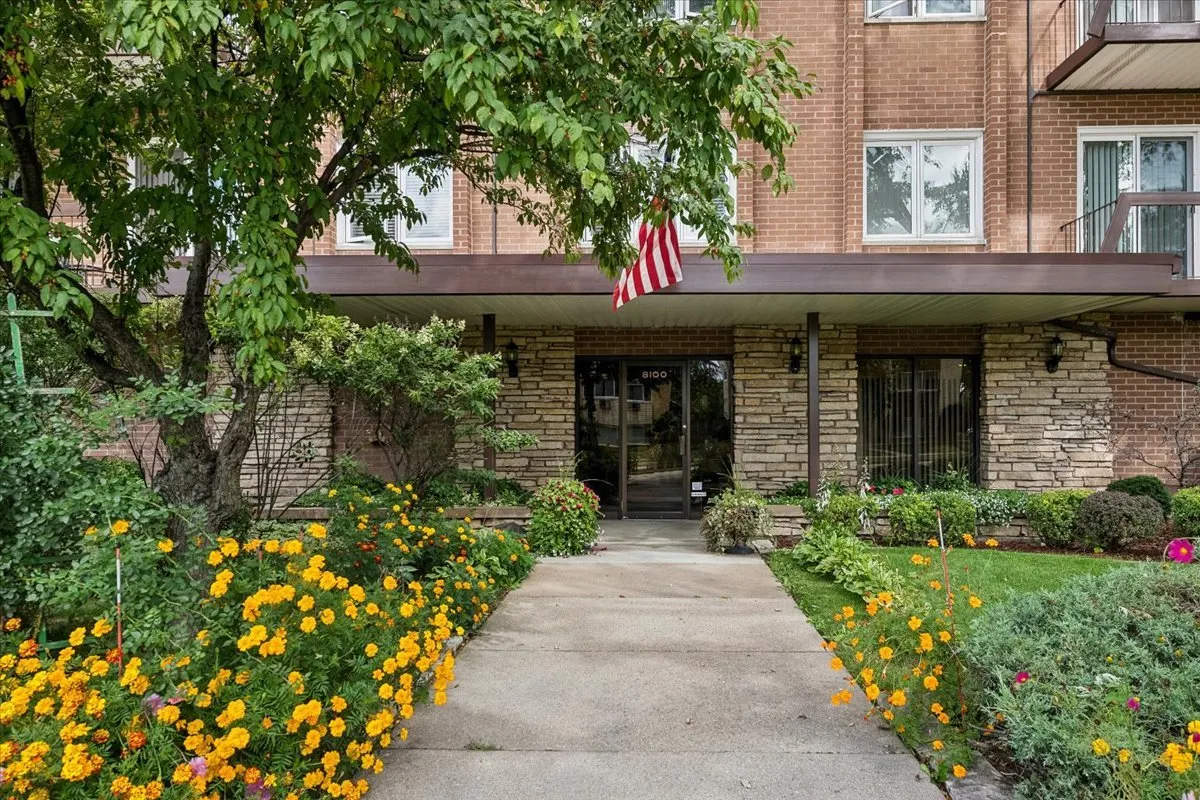 8100 W Foster Lane 410 IL
