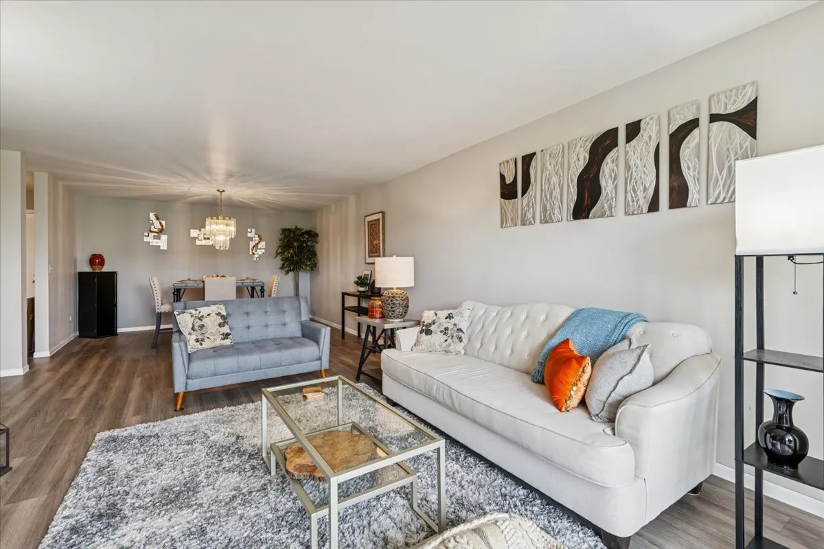 8100 W Foster Lane 410 IL