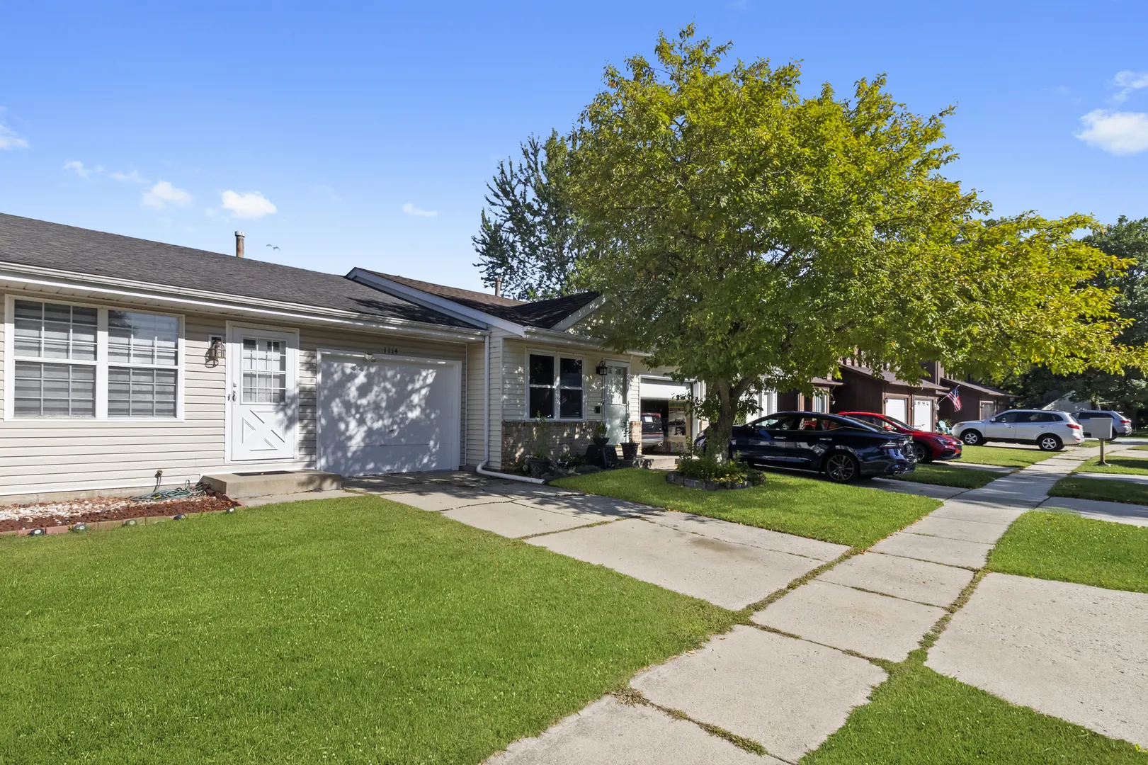 1114 RIVERWOOD Drive 1114 IL