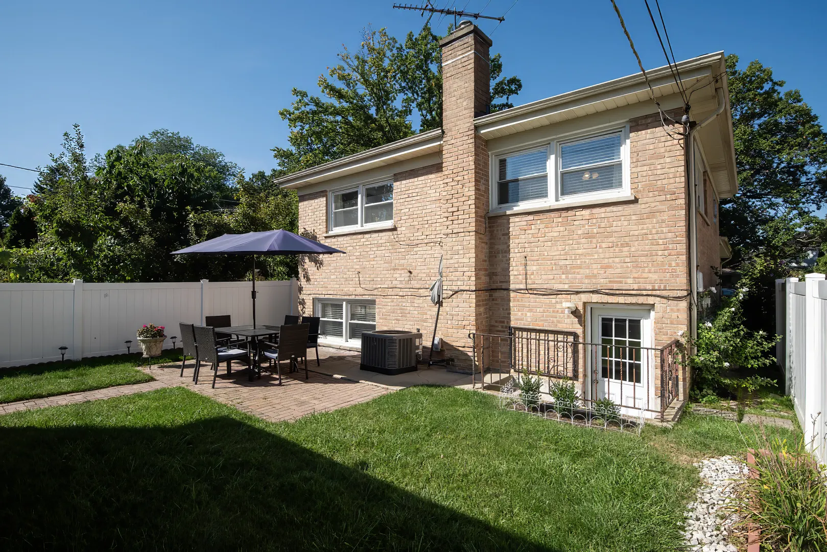 8253 Karlov Avenue IL