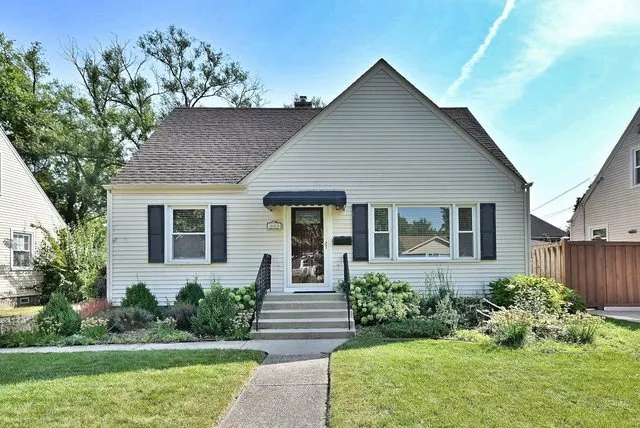 995 S Swain Avenue IL