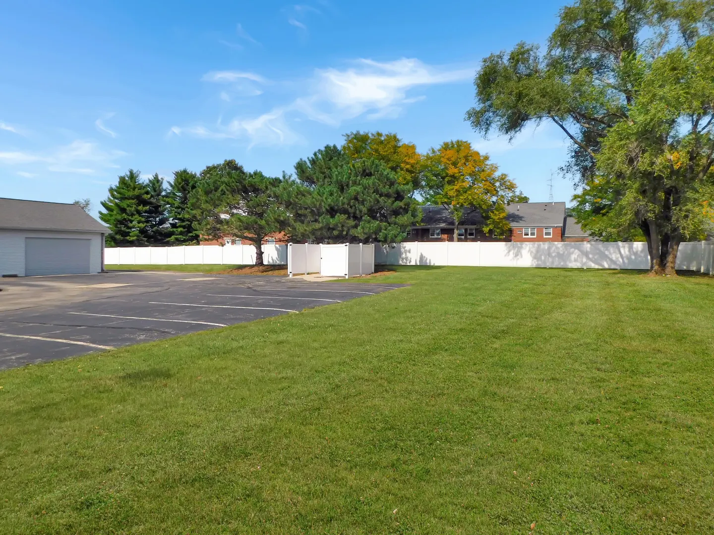 769 N Blackhawk Boulevard IL