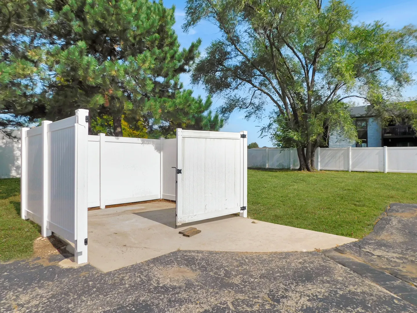 769 N Blackhawk Boulevard IL