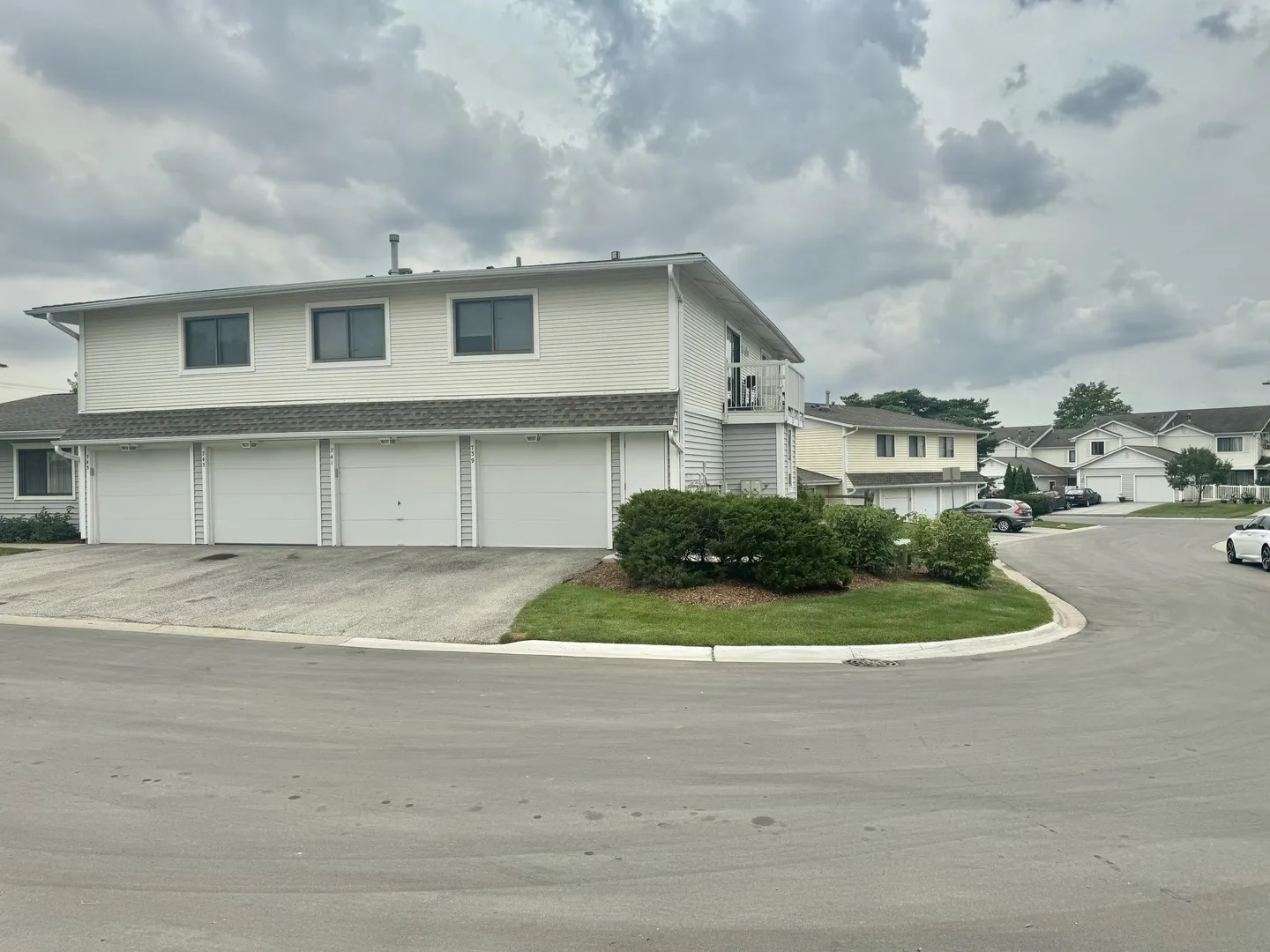 741 Edgelake Point 741 IL