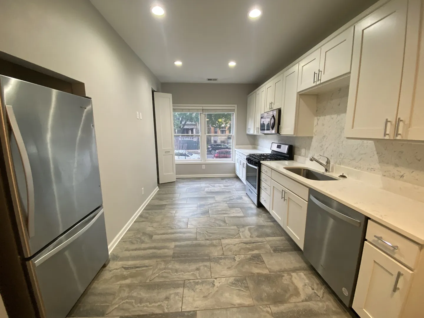 650 W Arlington Place 1W IL
