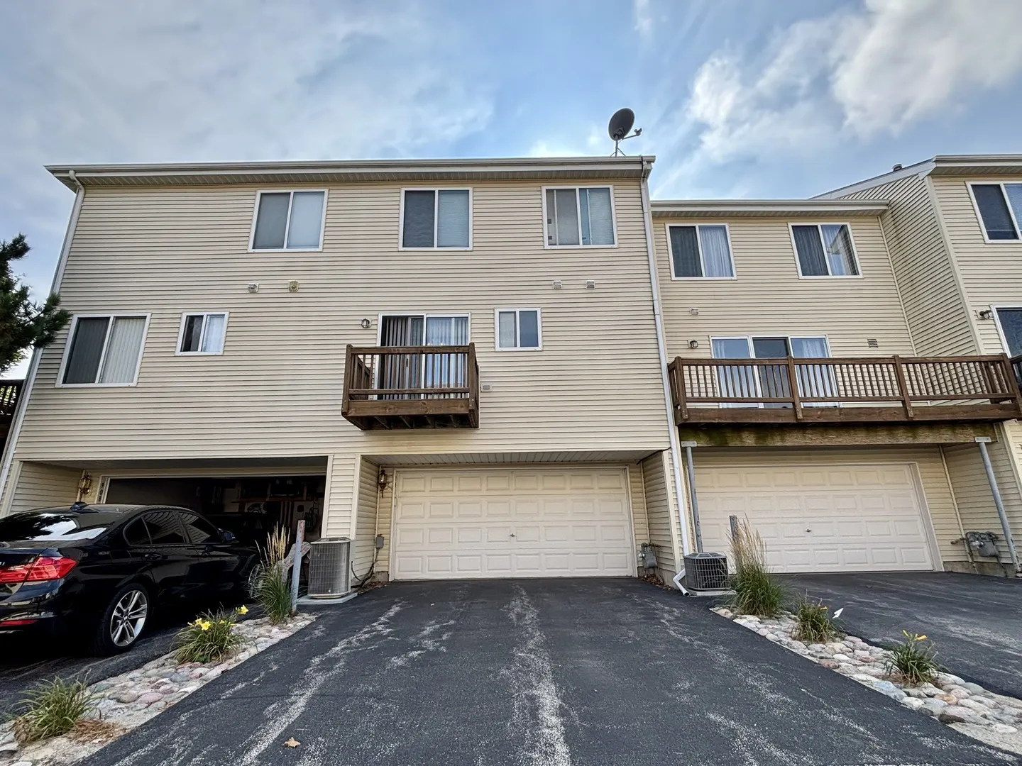 906 Clover Lane IL