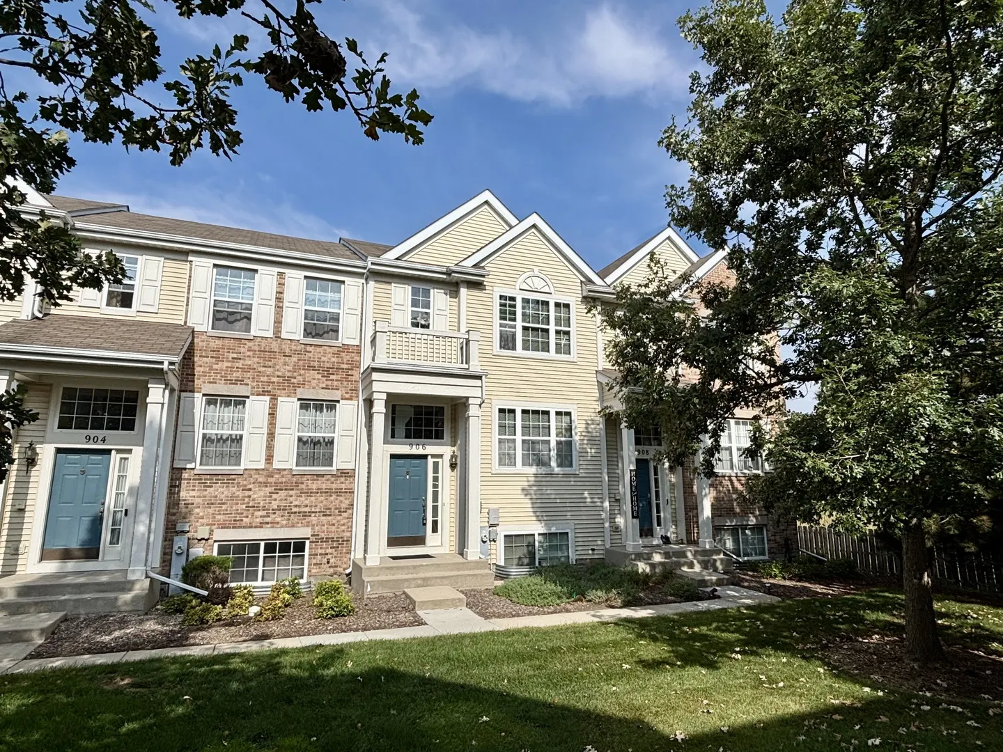906 Clover Lane IL
