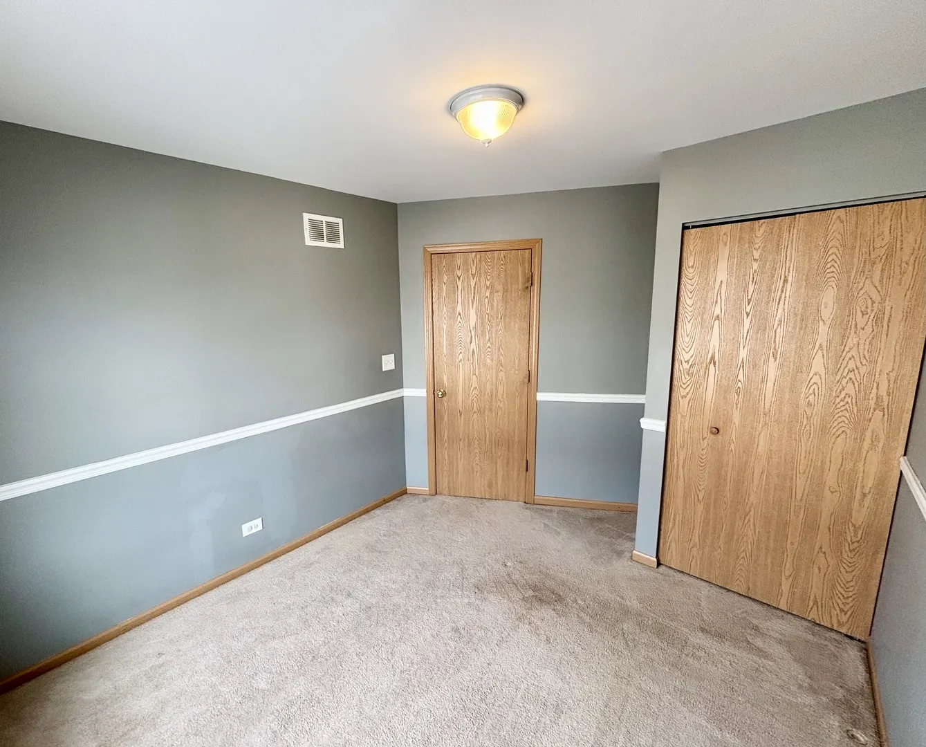 906 Clover Lane IL