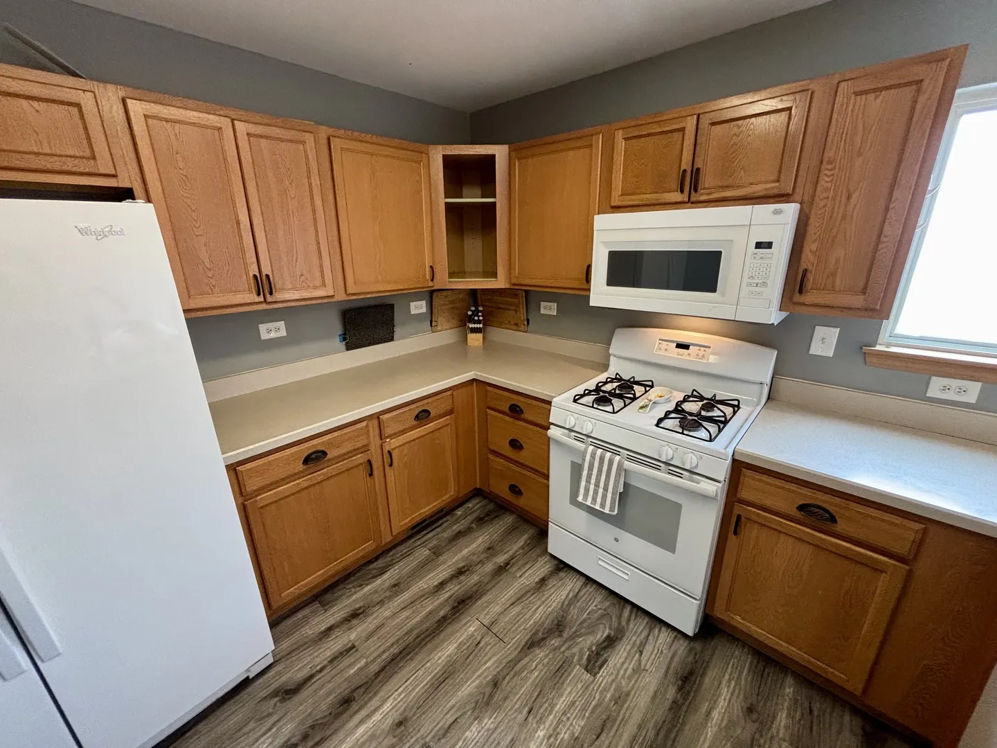 906 Clover Lane IL