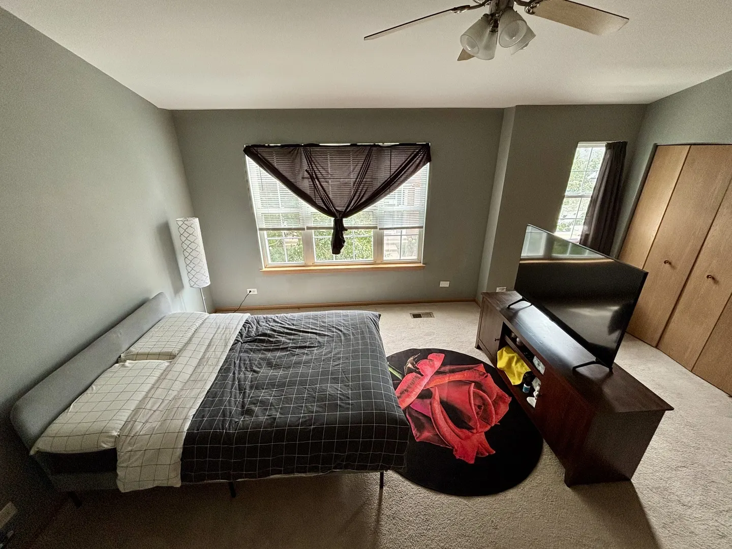 906 Clover Lane IL