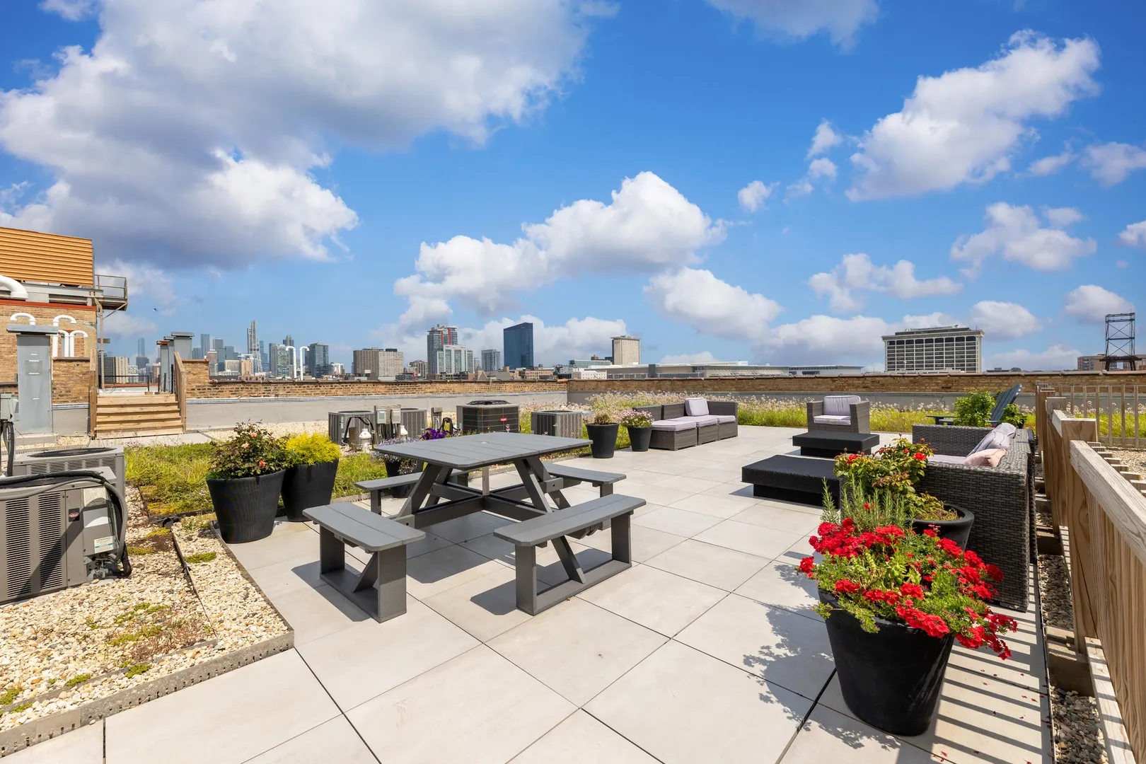 2545 S DEARBORN Street 332 IL