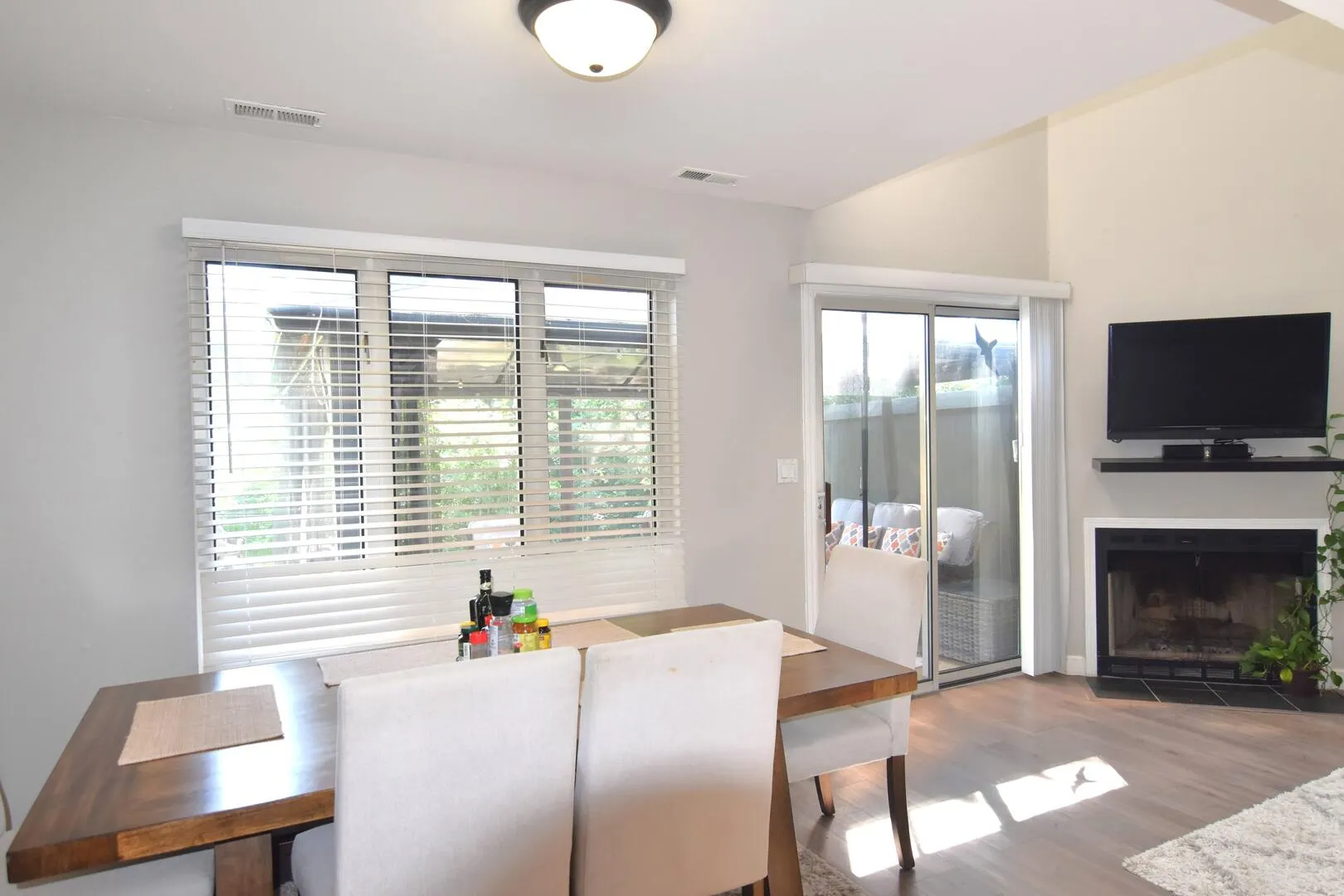8301 Highpoint Circle C IL
