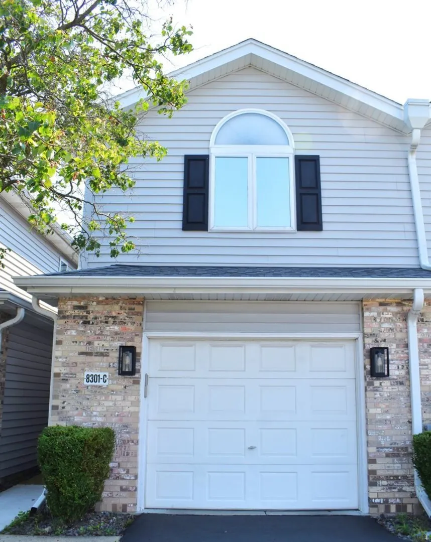 8301 Highpoint Circle C IL