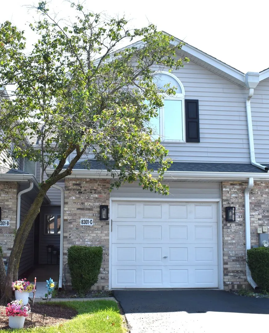8301 Highpoint Circle C IL