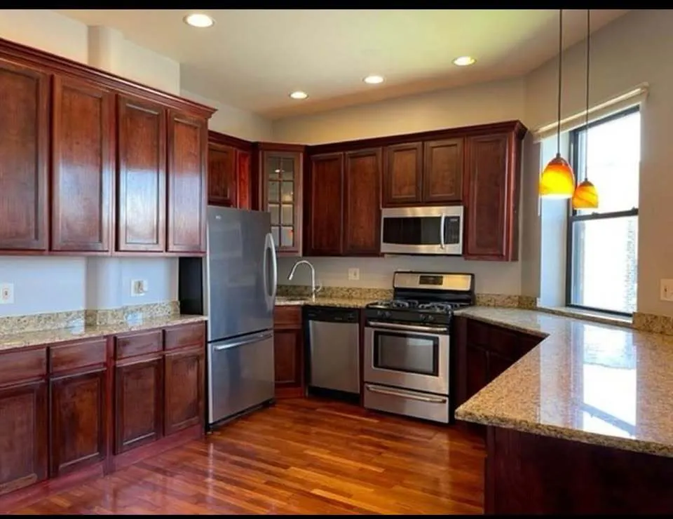 1519 E Marquette Road 3W IL
