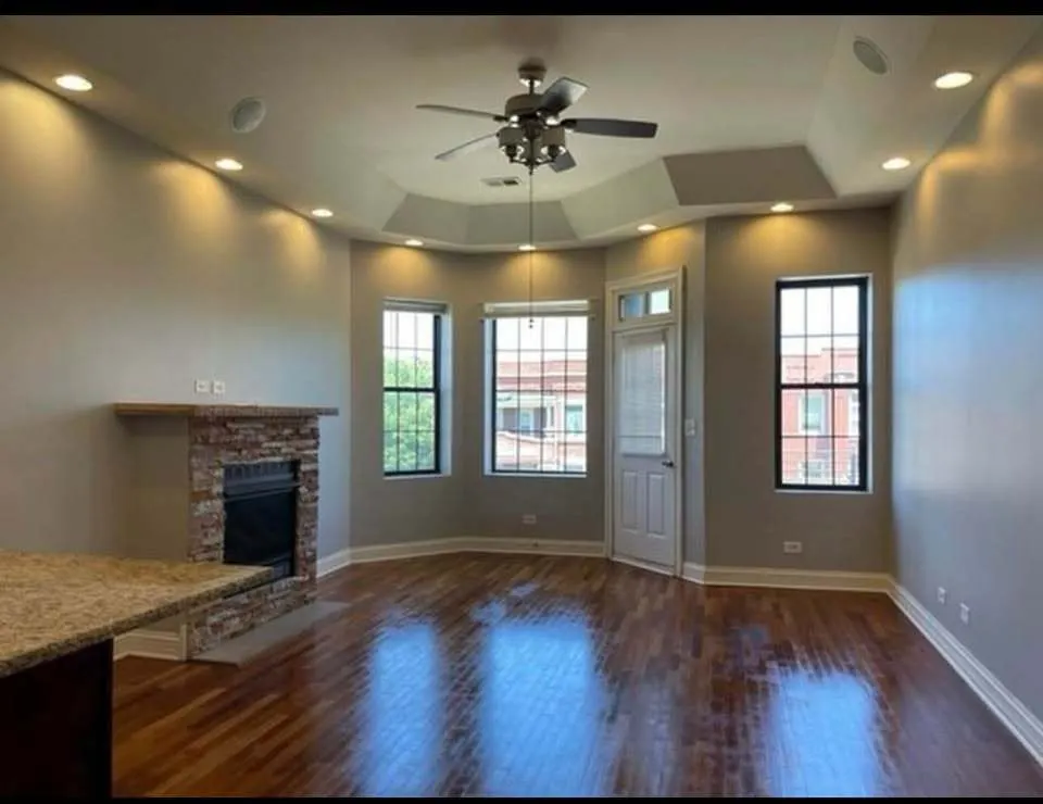 1519 E Marquette Road 3W IL