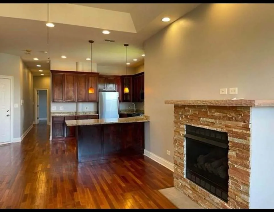 1519 E Marquette Road 3W IL