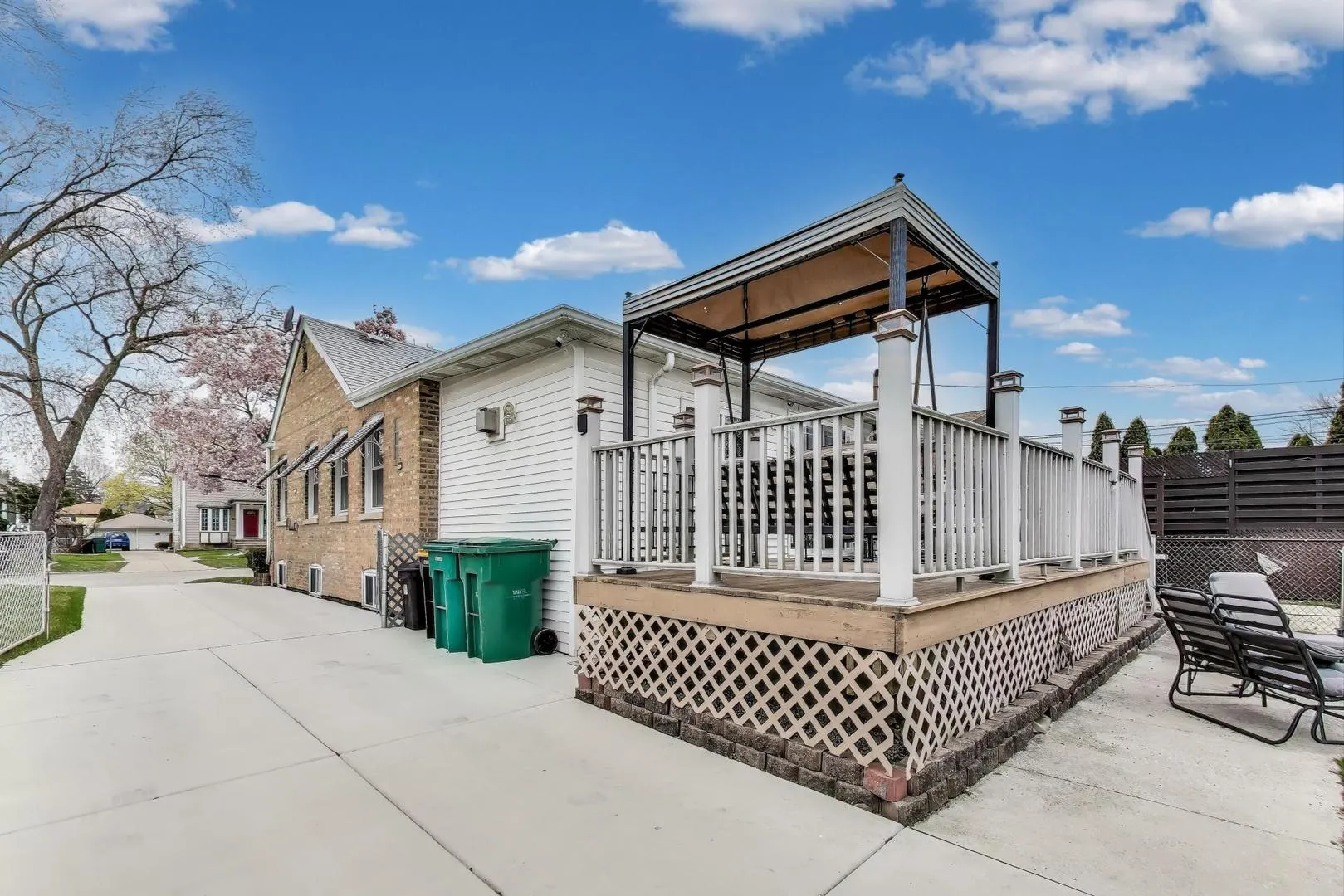 4445 Grove Avenue IL