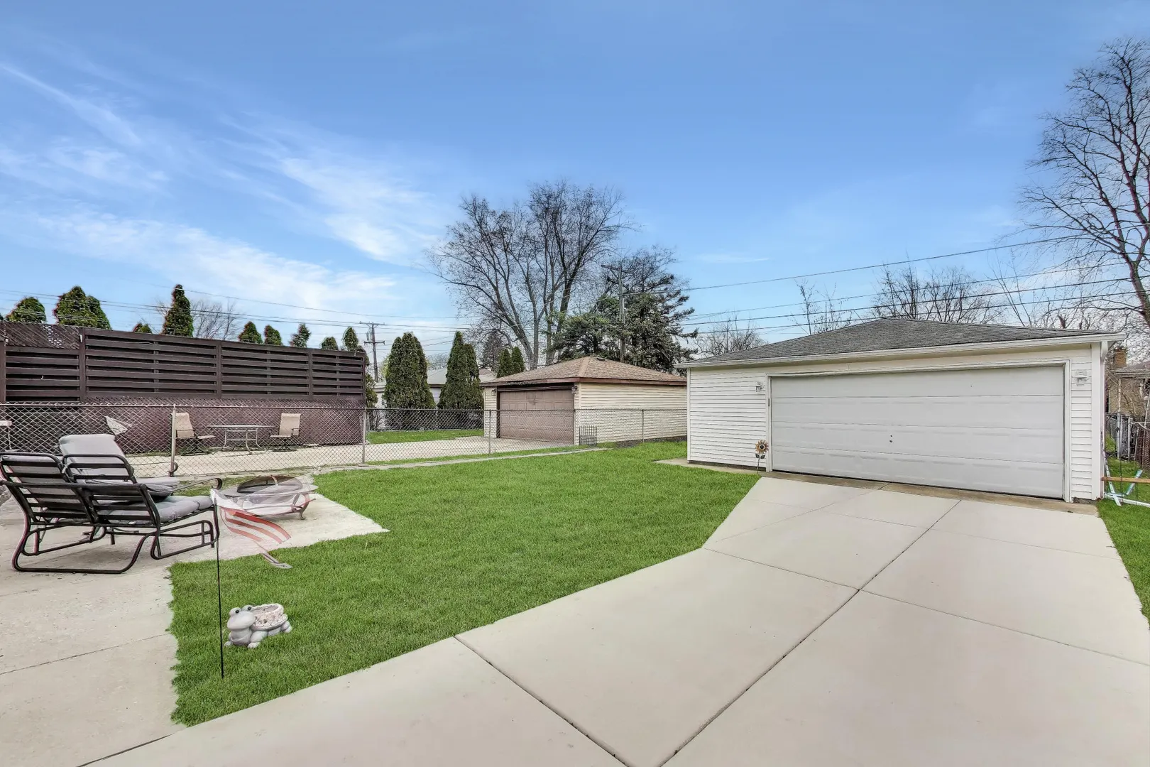 4445 Grove Avenue IL
