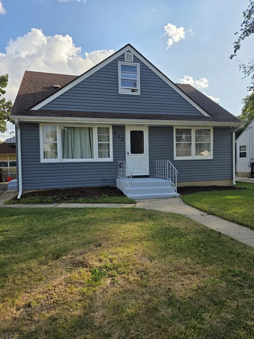 932 W 5th Street IL
