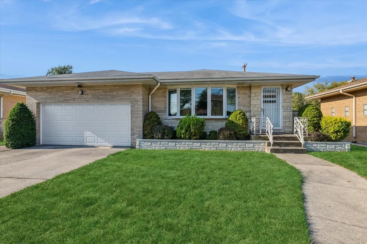 4456 N Forestview Avenue IL