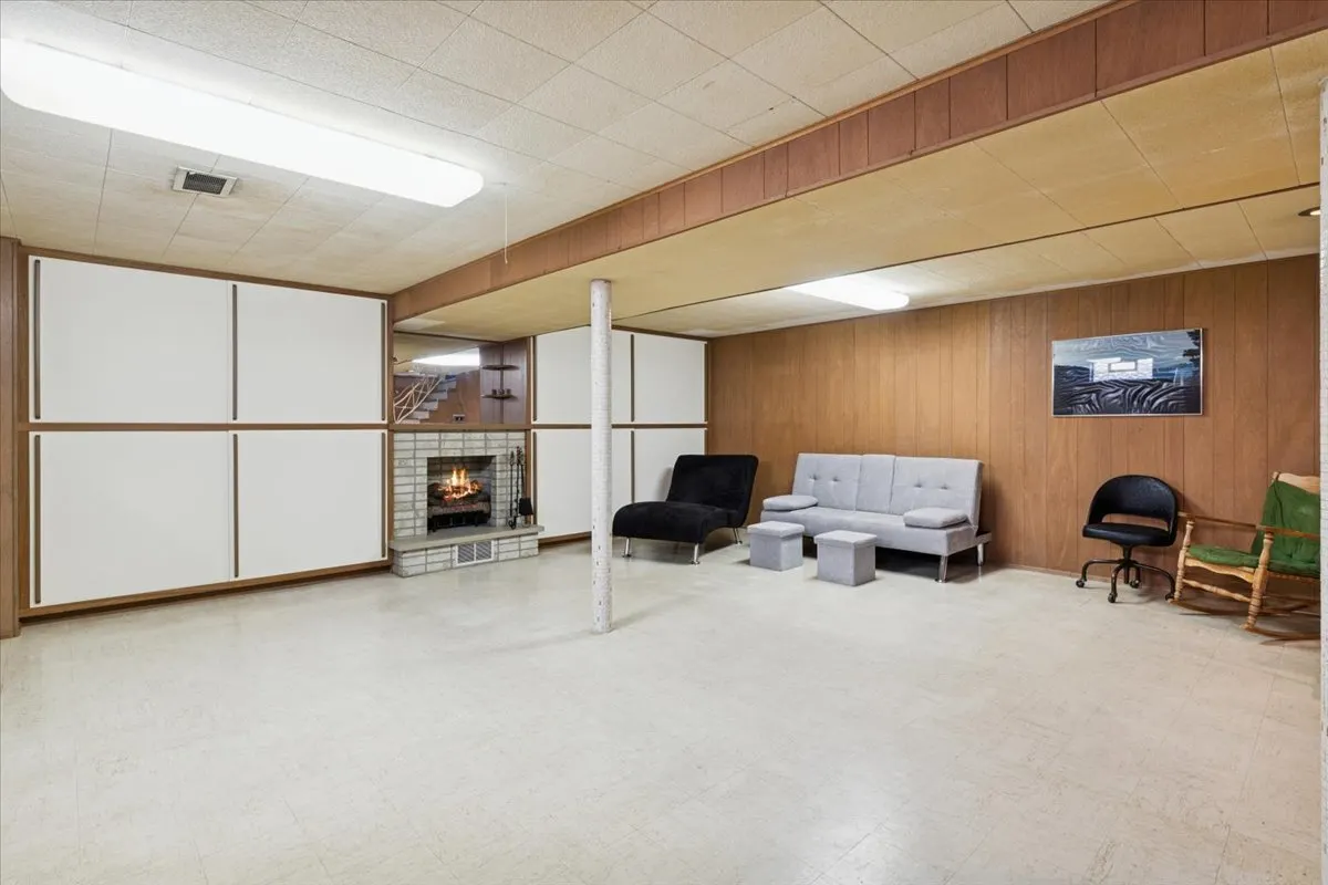4456 N Forestview Avenue IL