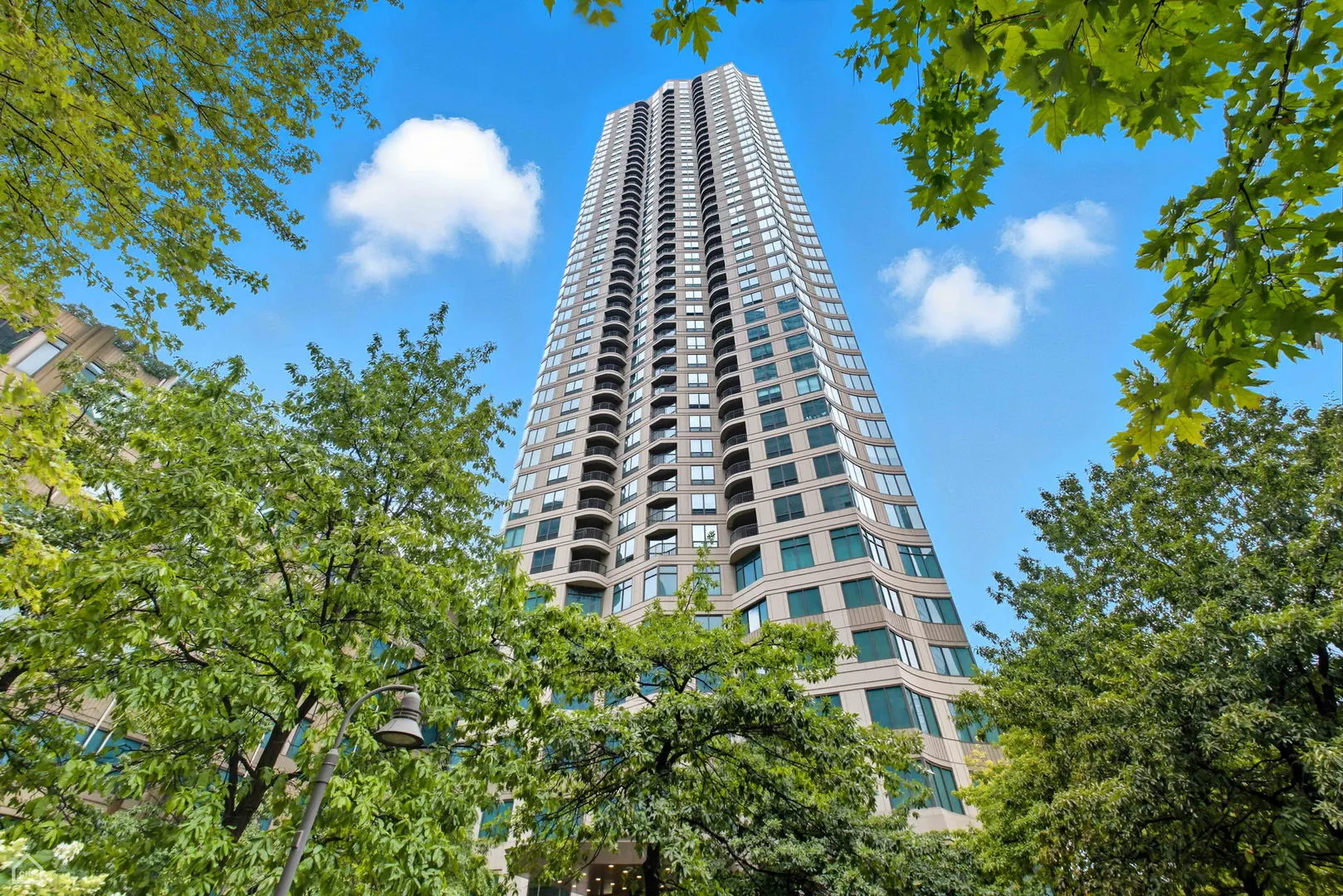 400 N LaSalle Drive 903 IL