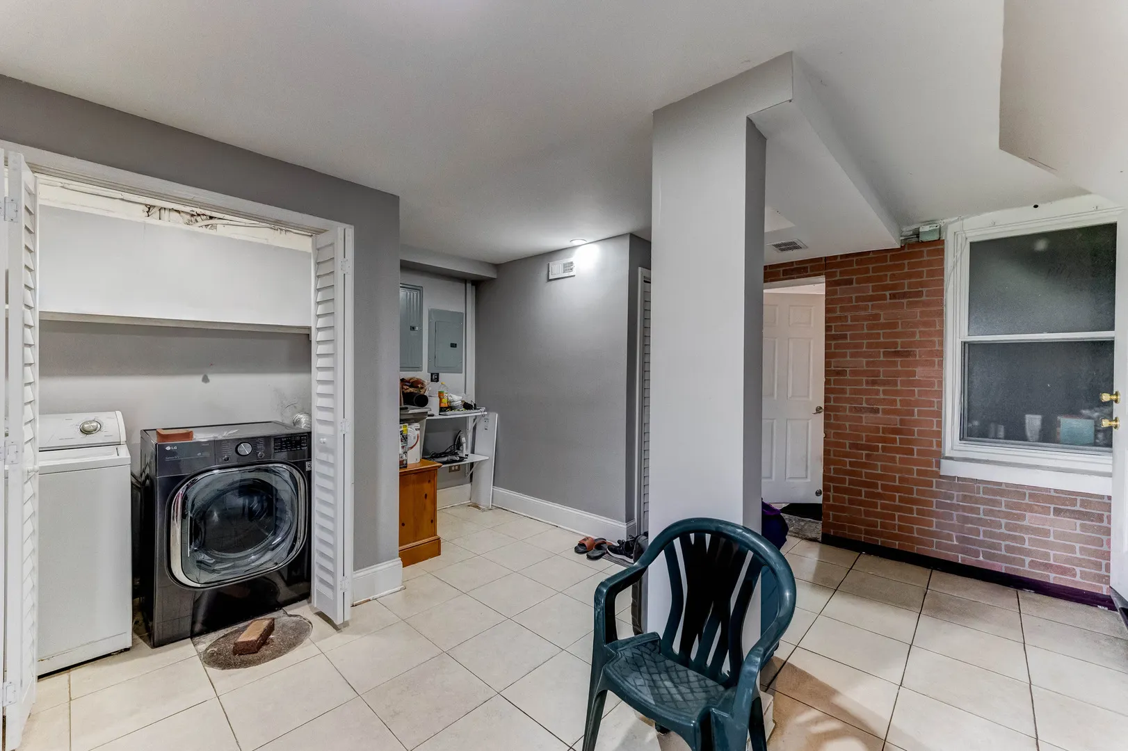 2328 W 19th Street IL