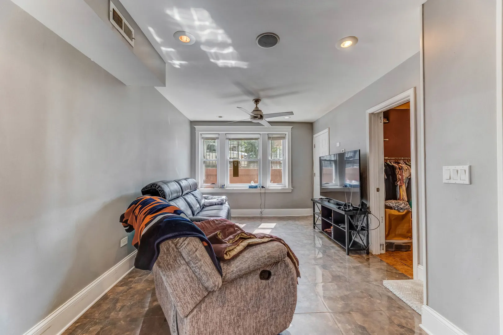 2328 W 19th Street IL