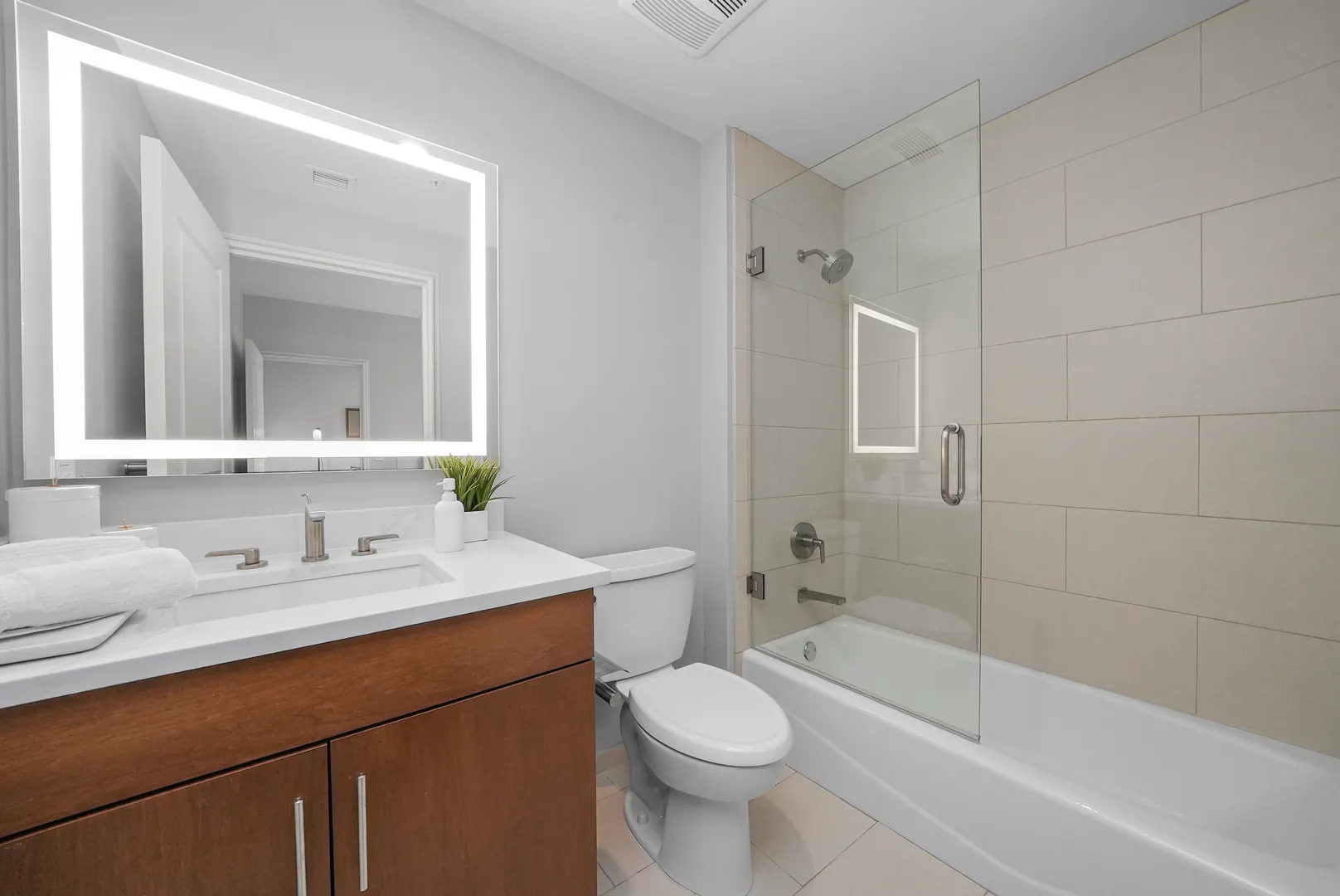 850 N Lake Shore Drive 810 IL