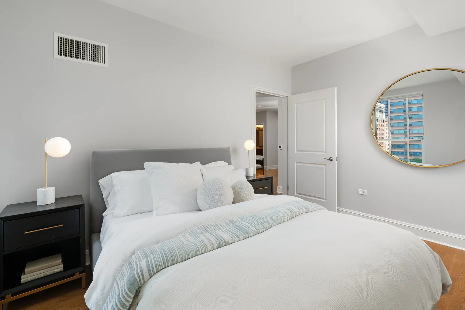 850 N Lake Shore Drive 810 IL