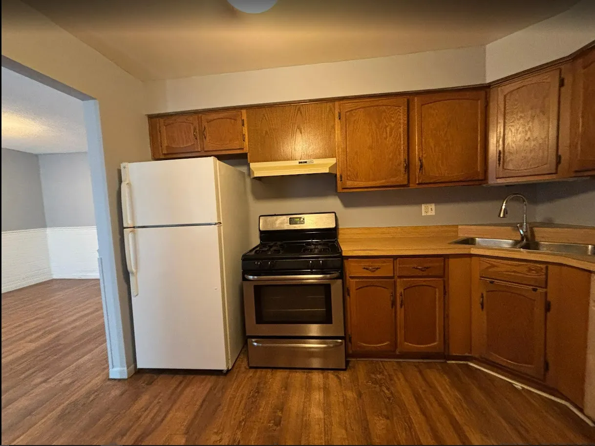 231 GREGORY Street 11 IL