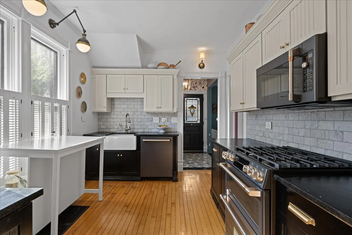 213 S 5th Street IL