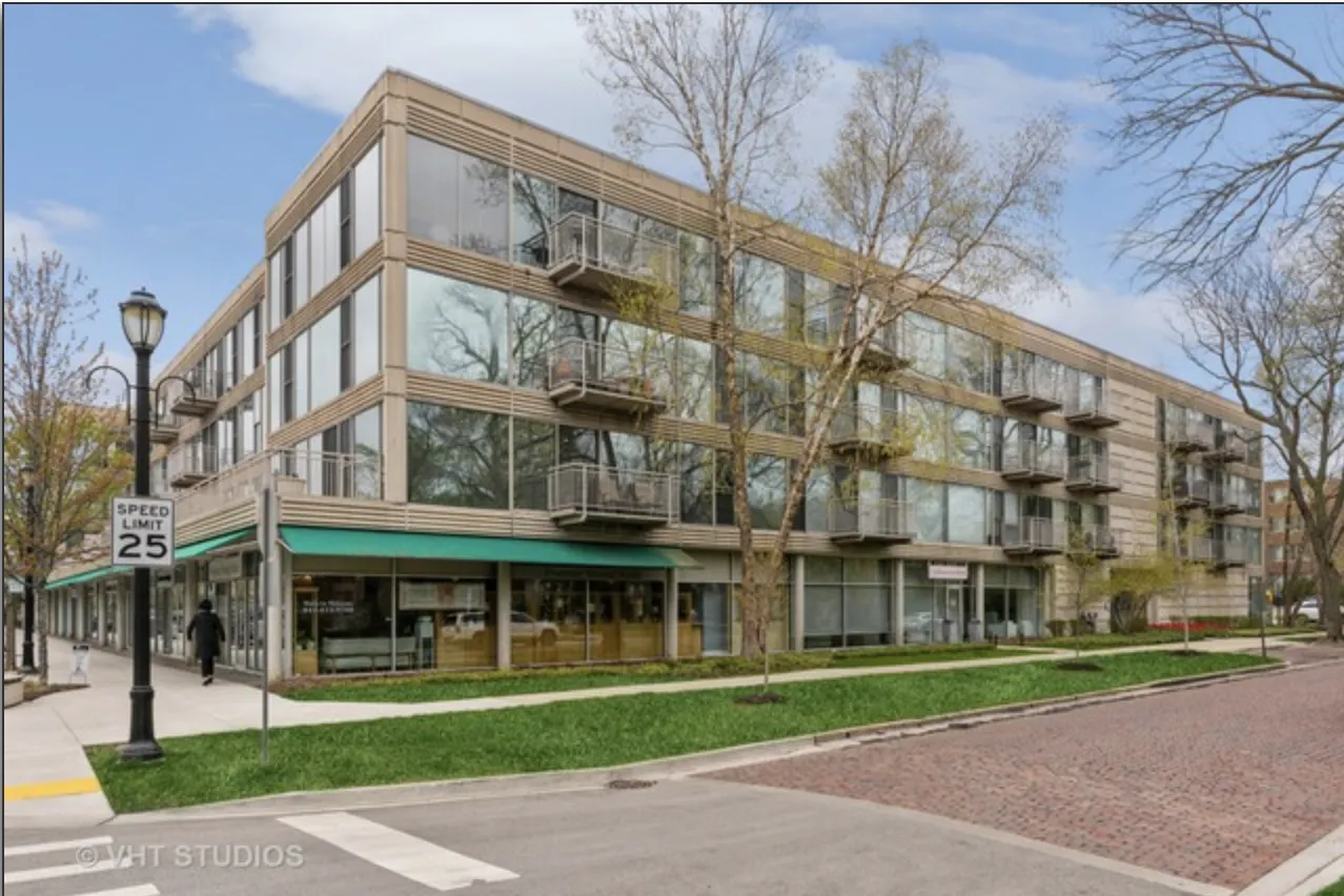 705 11th Street 307 IL