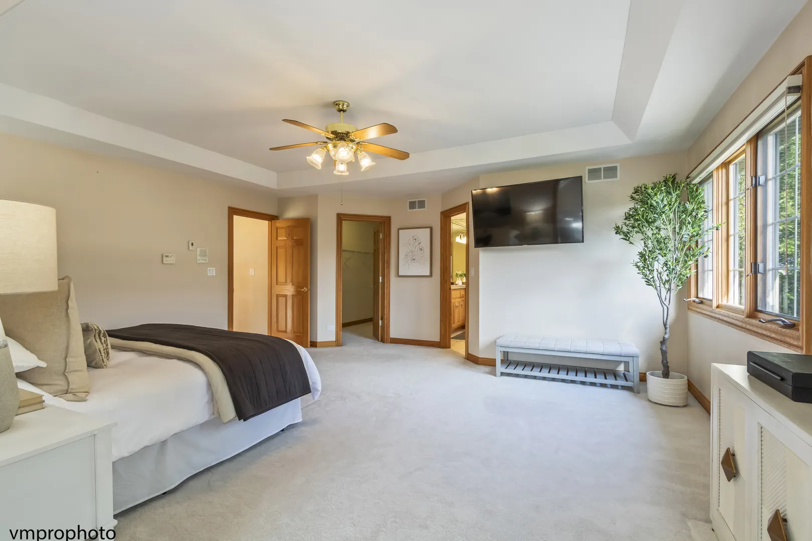 760 E Woodland Avenue IL