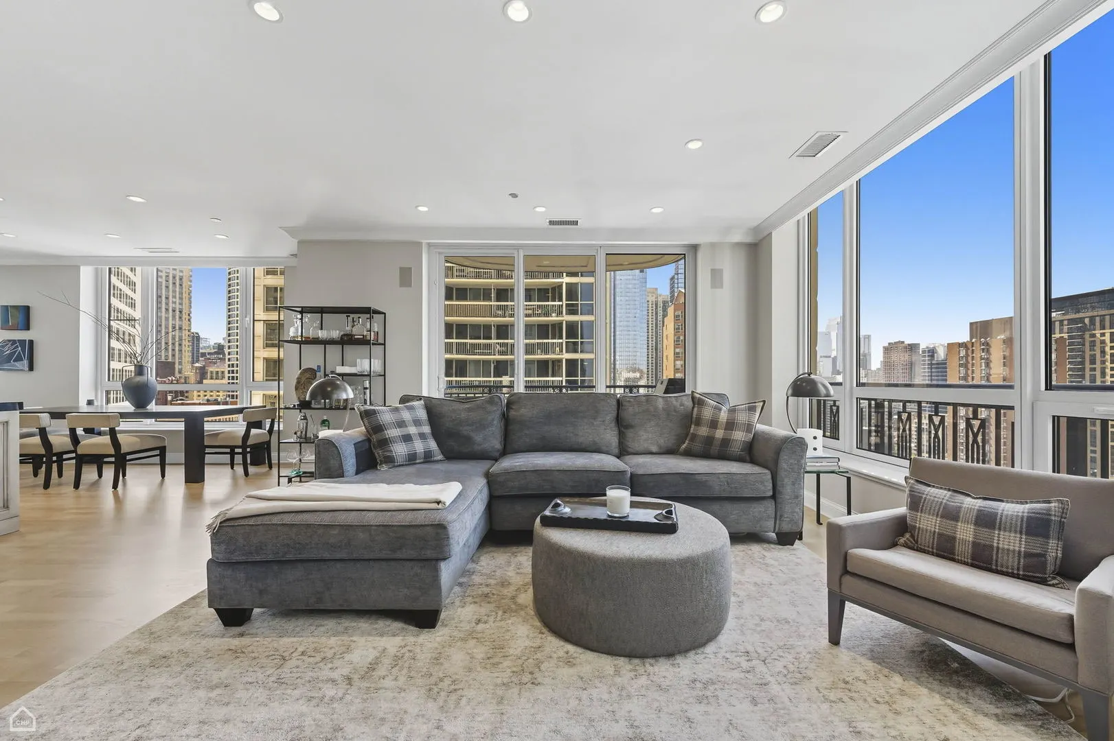 10 E Delaware Place 21D IL