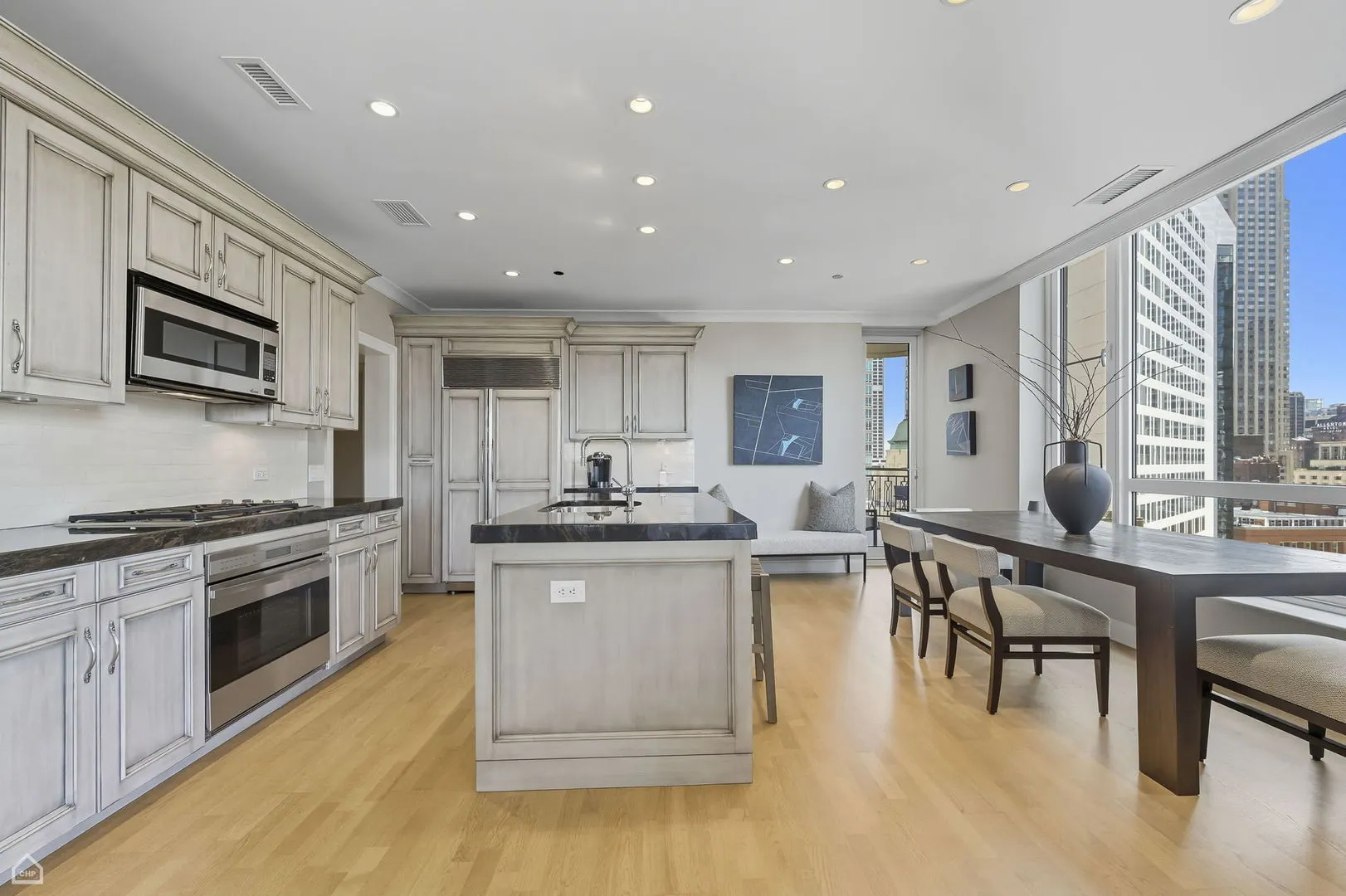 10 E Delaware Place 21D IL