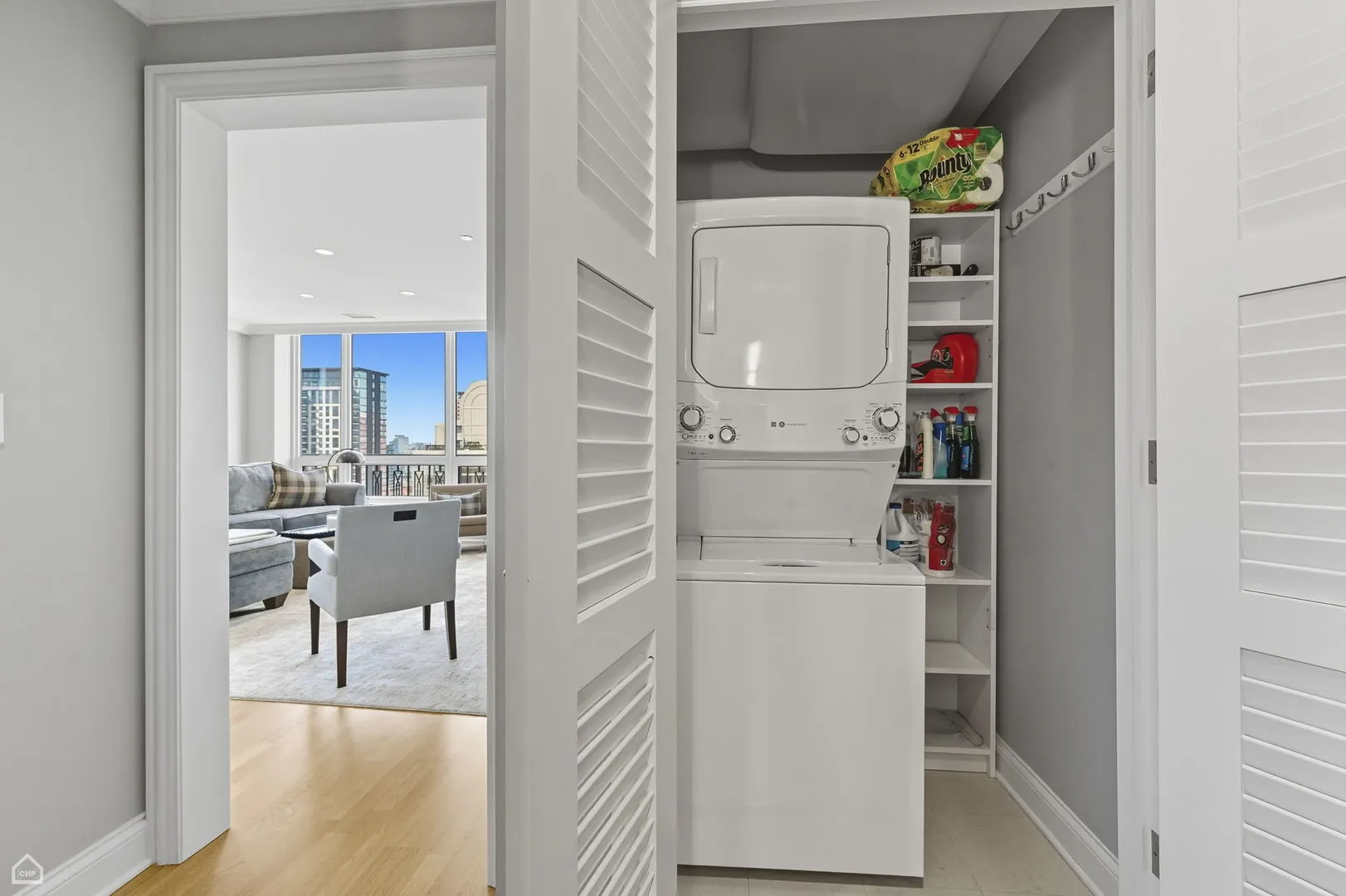 10 E Delaware Place 21D IL