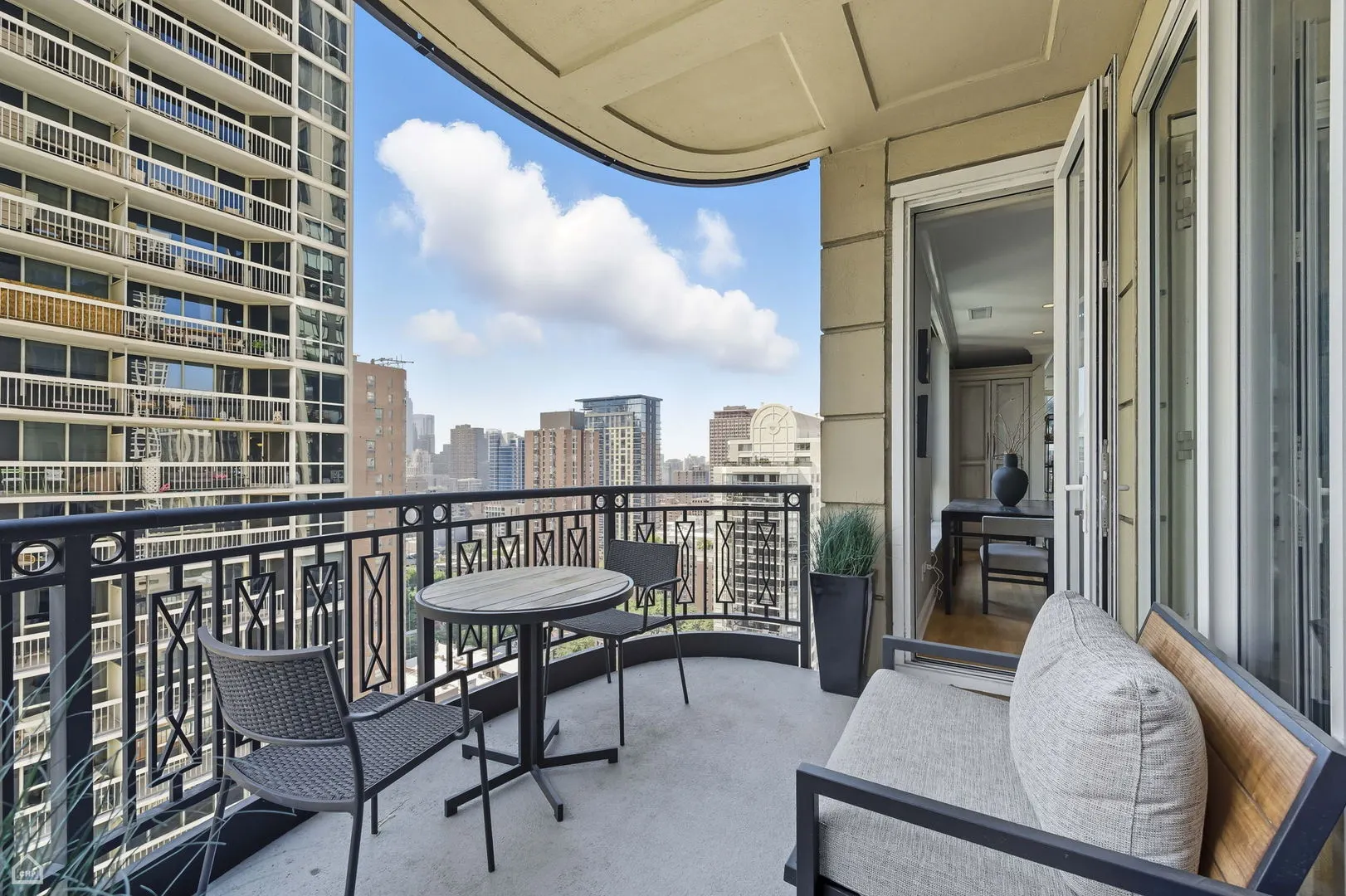 10 E Delaware Place 21D IL