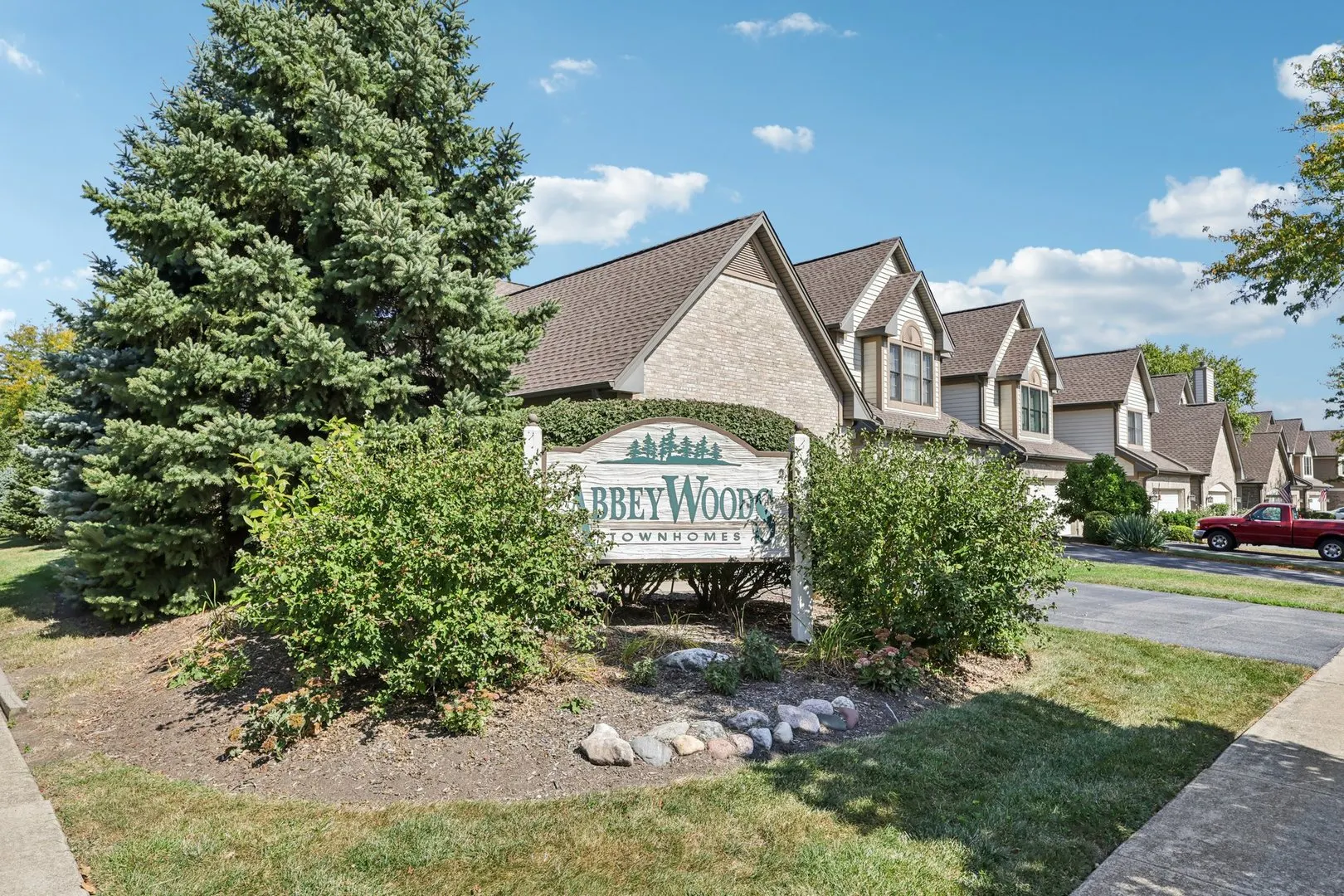 502 Rosebud Drive S IL
