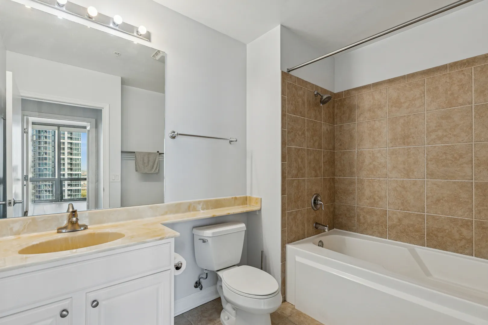 1235 S Prairie Avenue 2506 IL