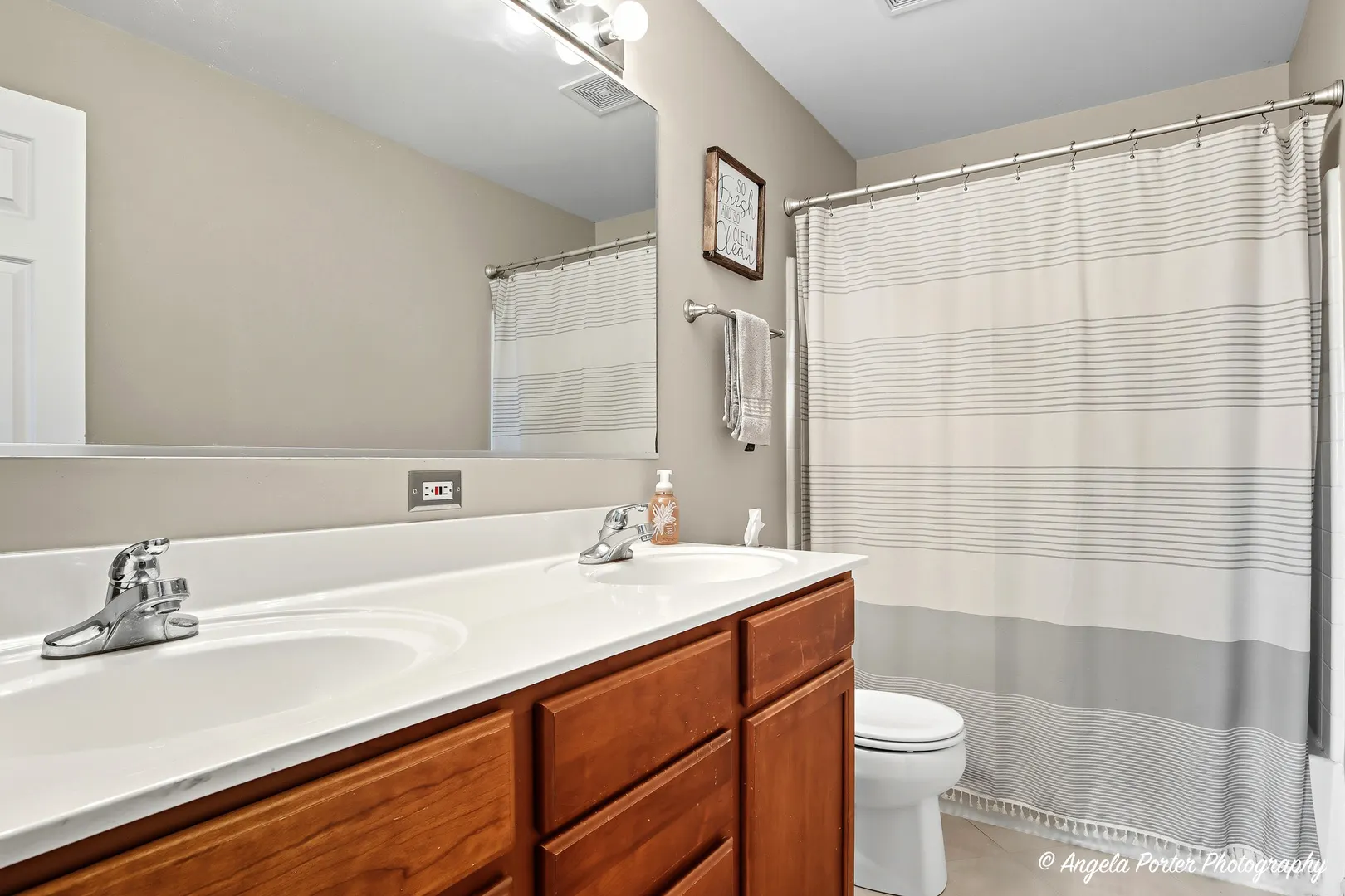507 Legend Lane IL