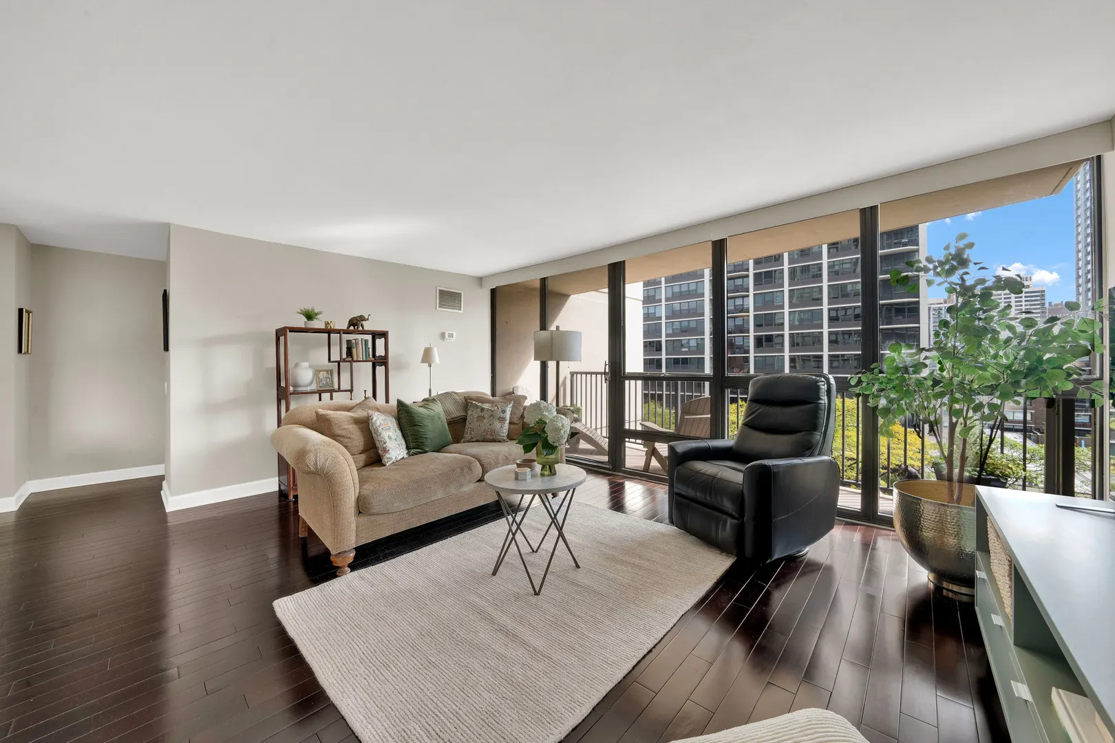 1540 N La Salle Drive 501 IL