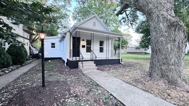 807 N Morris Avenue IL